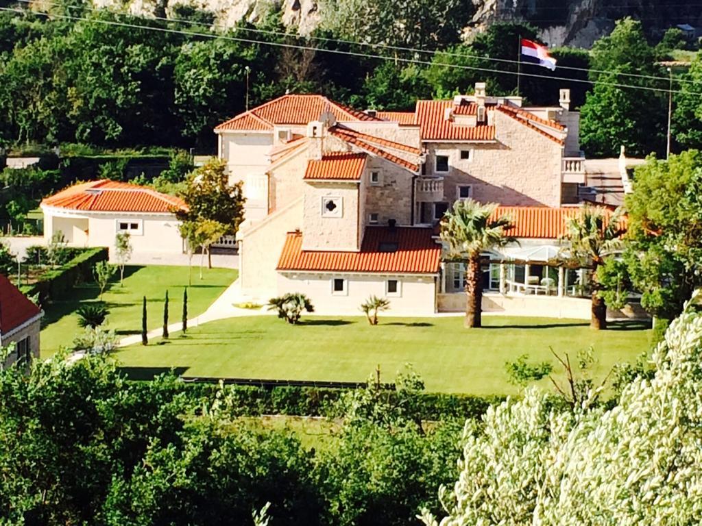 Apartments Anna Omiš Esterno foto