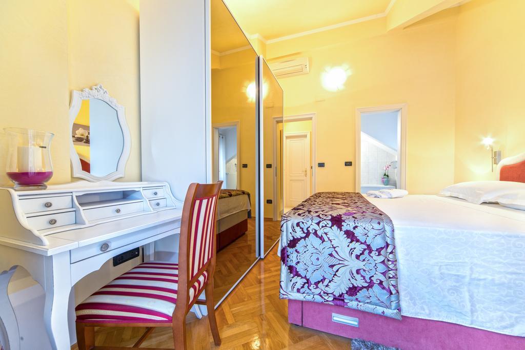 Apartments Anna Omiš Esterno foto