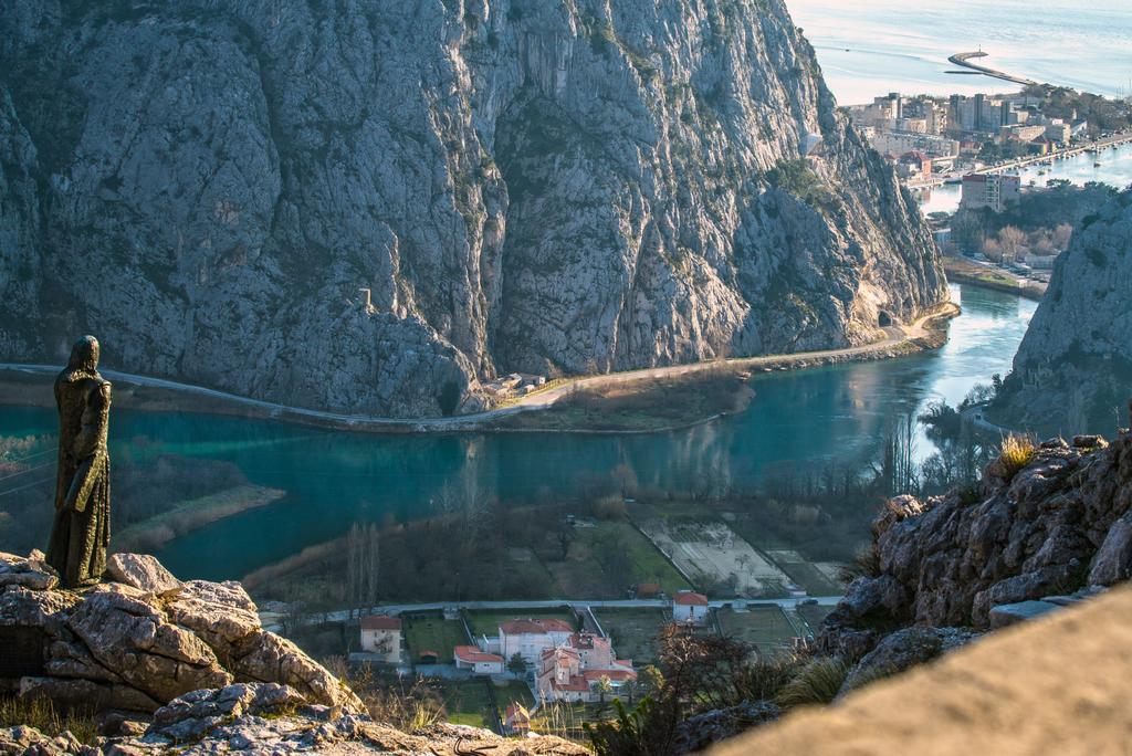 Apartments Anna Omiš Esterno foto